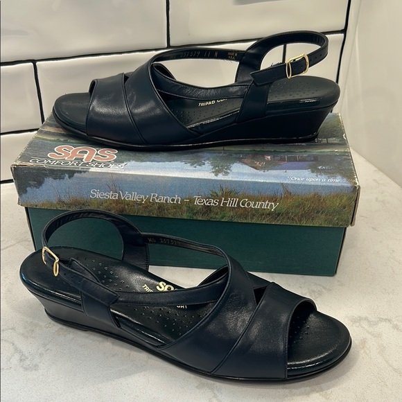 SAS Caress Women's Navy Sandals 11 N Tripad Comfort New in Box - Picture 1 of 16